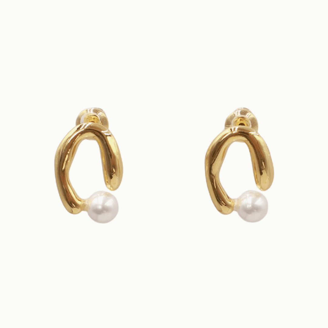 Gold-plated Freshwater Pearl Earrings – Timeless elegance in every detail. Elevate your style with these lustrous pearls.
